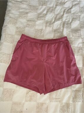 NWOT Lululemon Pace Breaker Lined Short 5"
Brier Rose XL